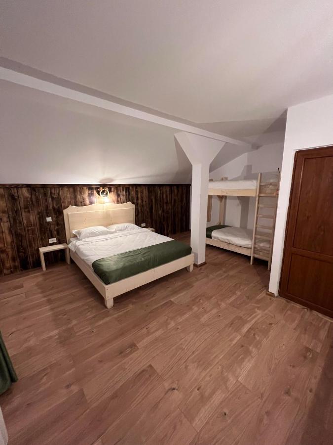Barlogul Din Vidraru Hotel Curtea De Arges Exterior photo